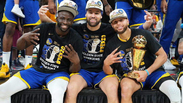 Golden State Warriors se posicionan como campeones.