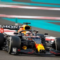 Red Bull Racing sigue dominando la temporada y conquista Azerbaiyán