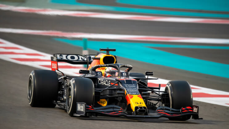 Red Bull Racing sigue dominando la temporada y conquista Azerbaiyán