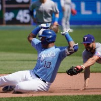 Texas derrota a Kansas en casa.