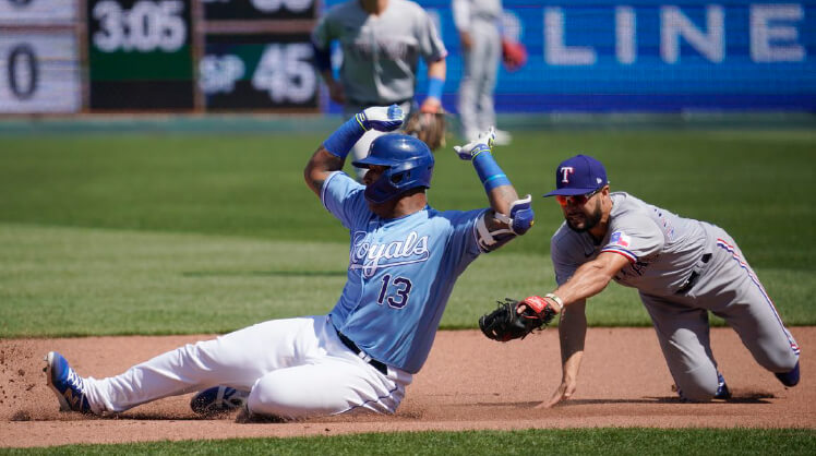 Texas derrota a Kansas en casa.