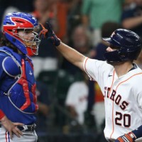 Rangers y Astros chocan en un clásico