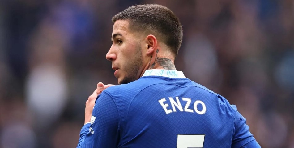 Enzo Fernández cambia el número de su camiseta y comenzará la temporada 2023/24 con la que utilizó un histórico jugador del Chelsea.