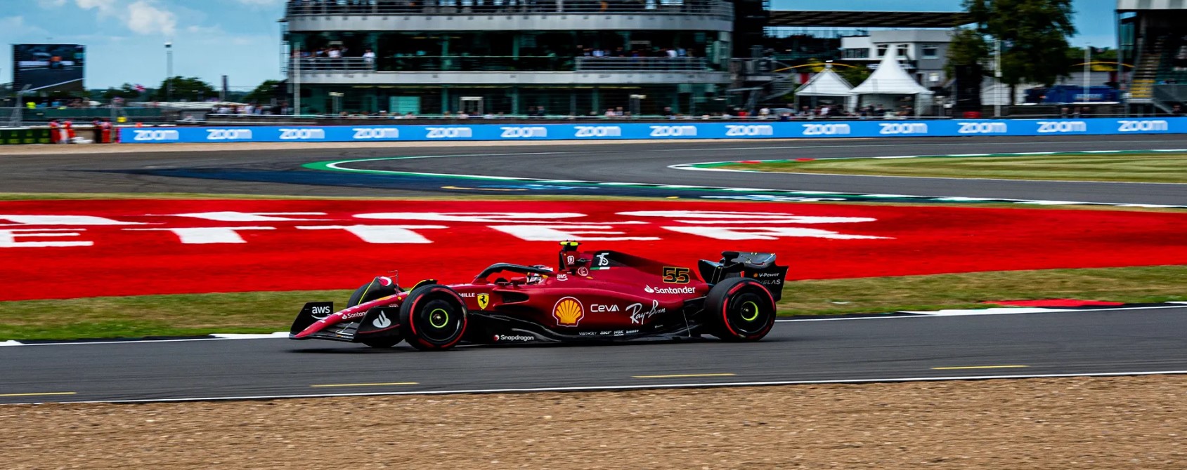 Ferrari aseguró a Leclerc hasta 2026