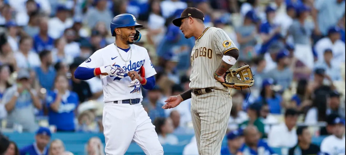 Padres empatan la serie en una gran noche en Petco Park