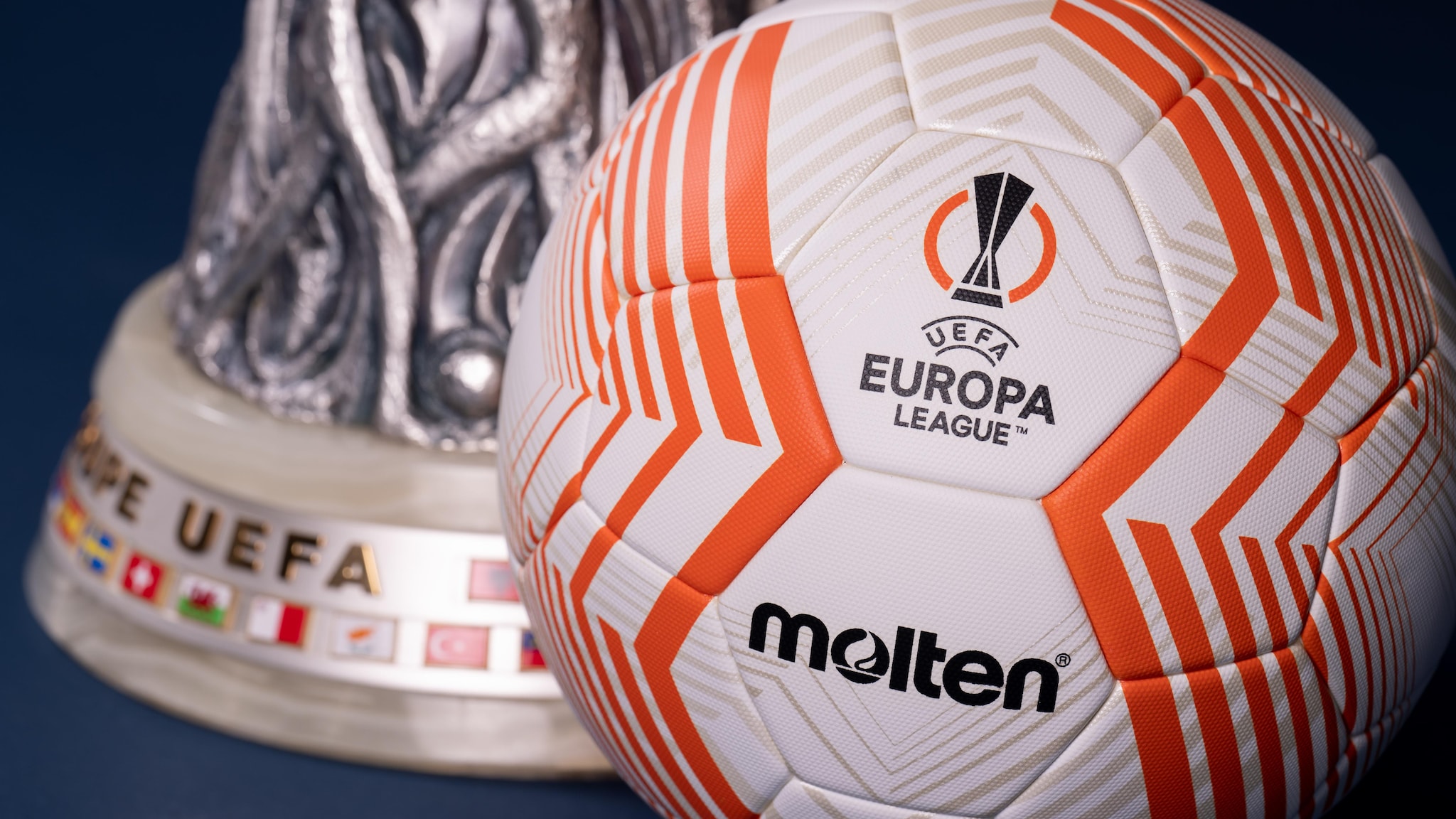 Arma tu parlay de 4 selecciones con los mejores partidos de la UEFA Europa League.
