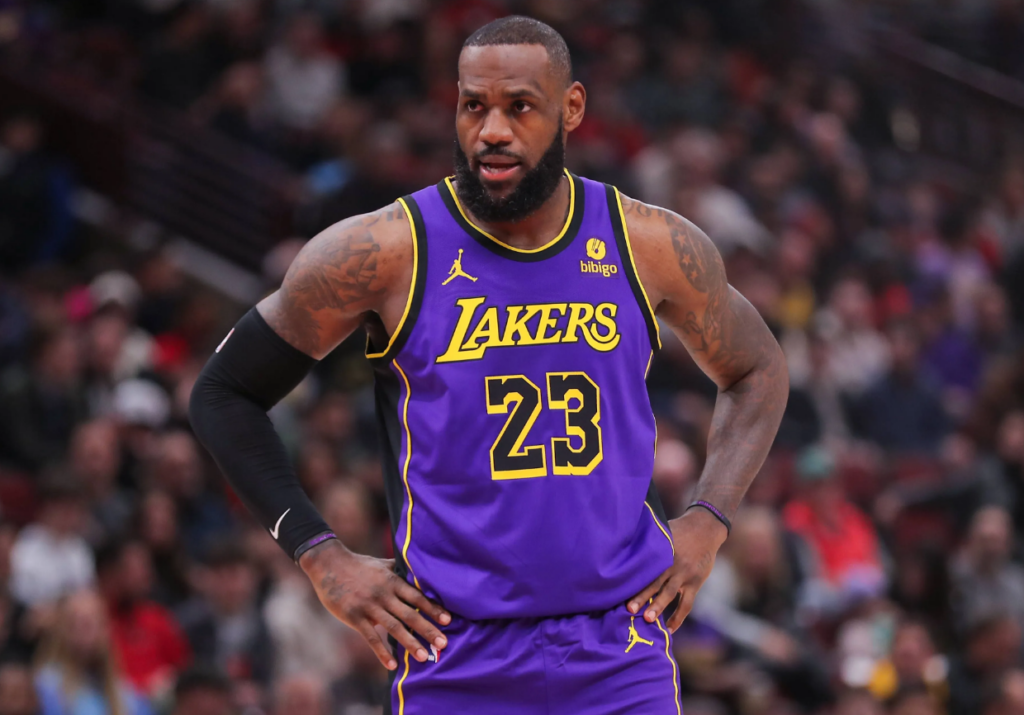 LeBron James podría convertirse en agente libre este 2024