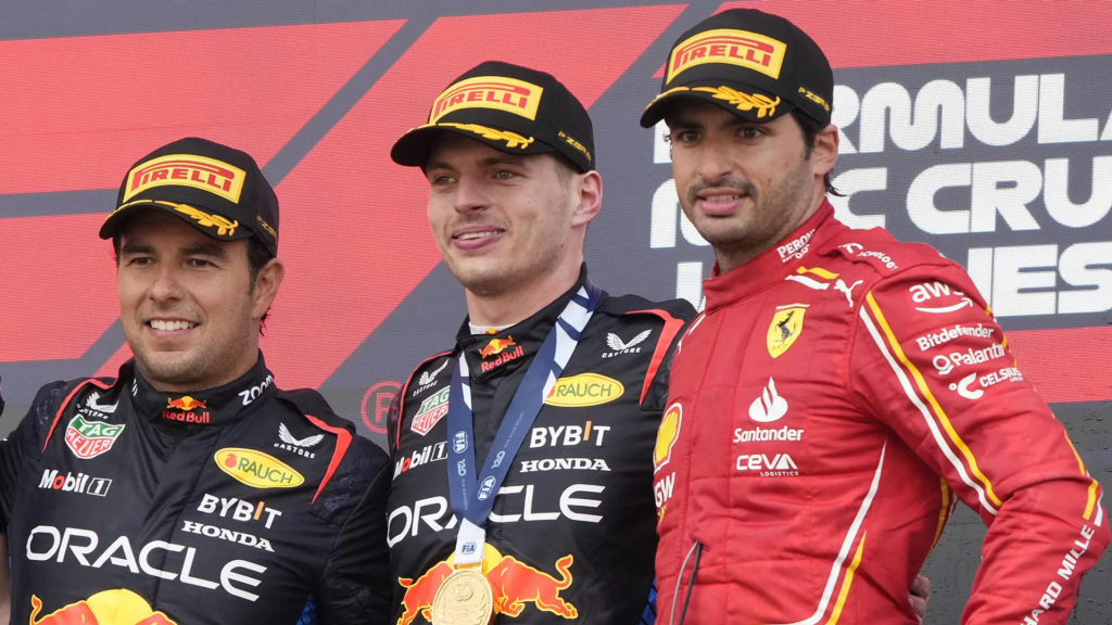 Sergio Pérez, Max Verstappen y Carlos Sainz Jr