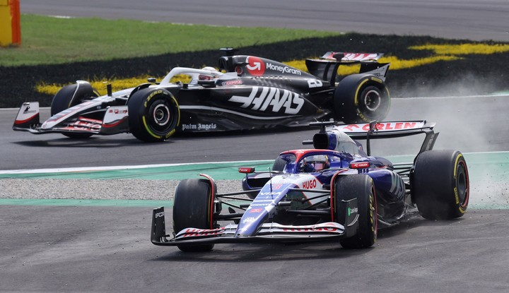 Hulkenberg y Colapinto en carrera